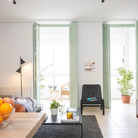 Διαμέρισμα Singularstays Marti 13 *