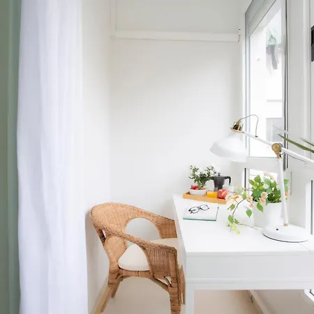 Διαμέρισμα Singularstays Marti 13 *